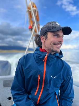 There should be a picture, what\'s going on!?